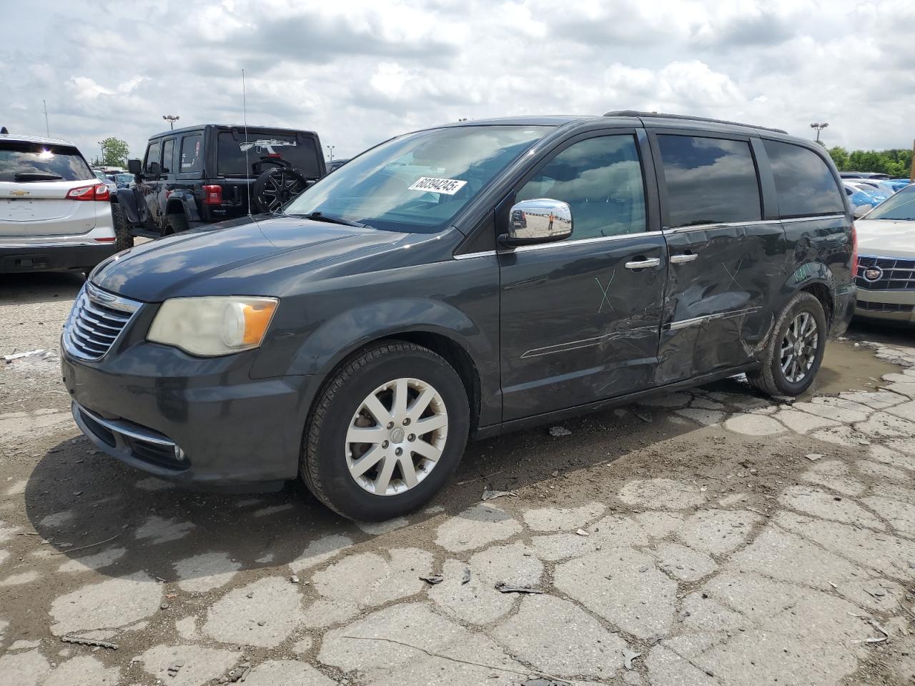 CHRYSLER TOWN & COUNTRY TOURING L