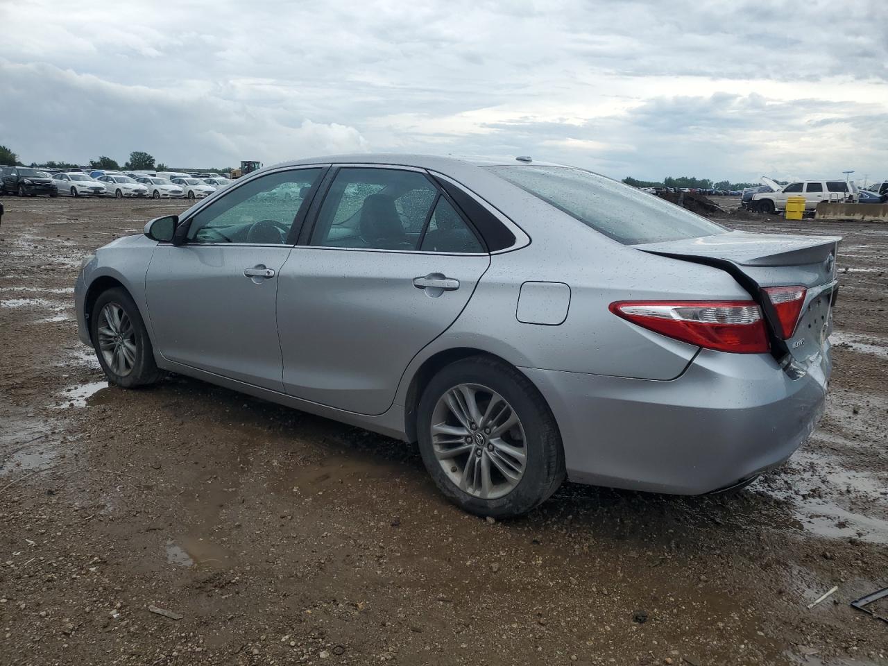 Toyota Camry le 2017