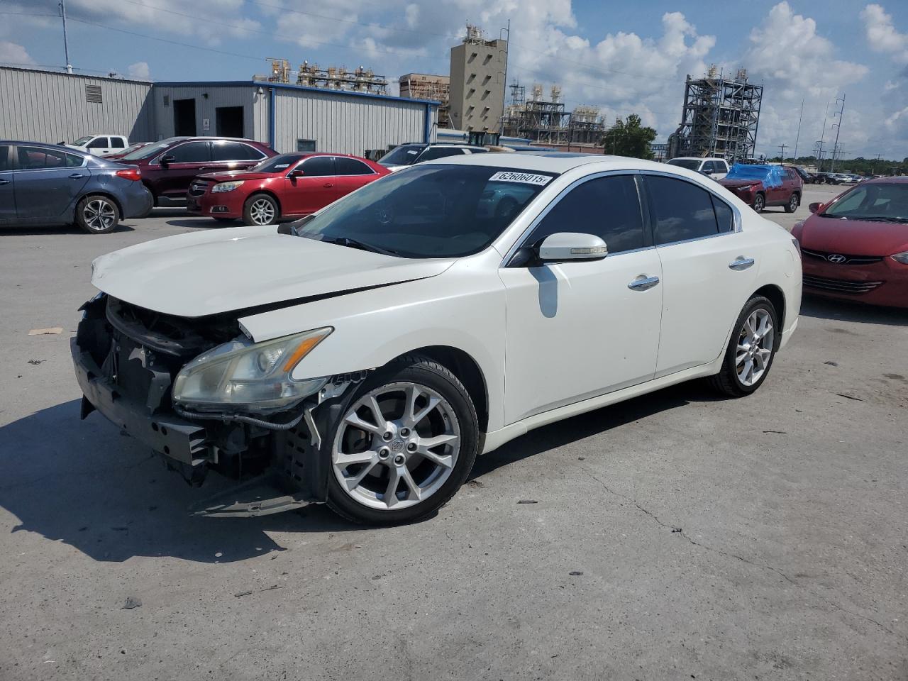 NISSAN MAXIMA S