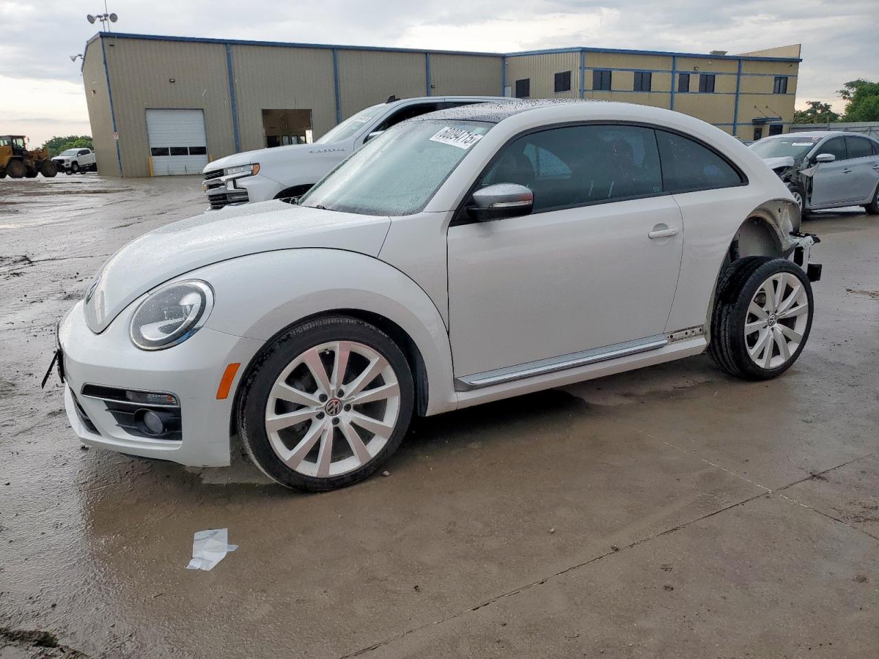 VOLKSWAGEN BEETLE