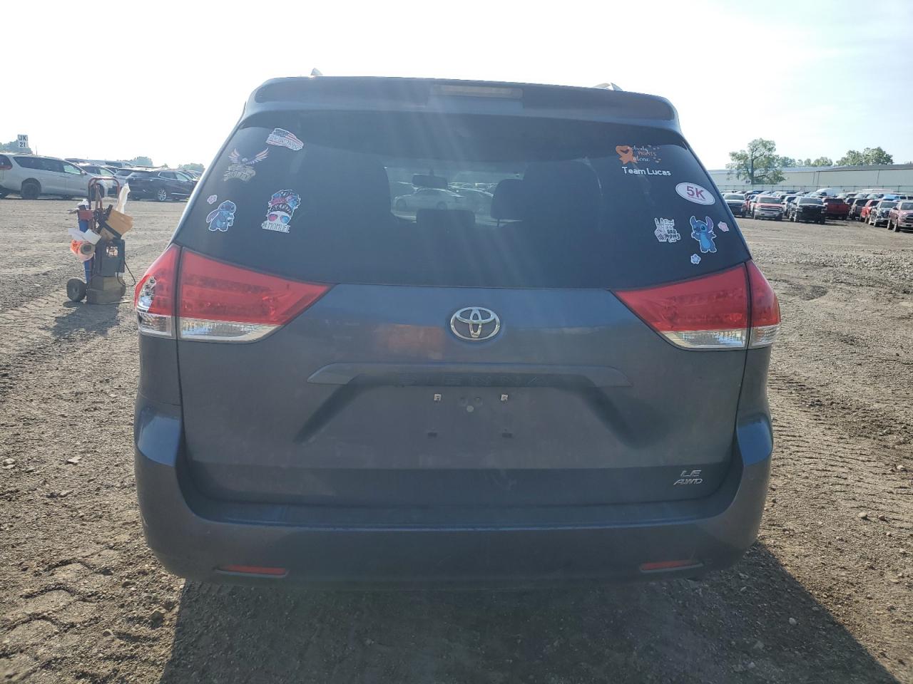 Lot #3262026496 2014 TOYOTA SIENNA LE
