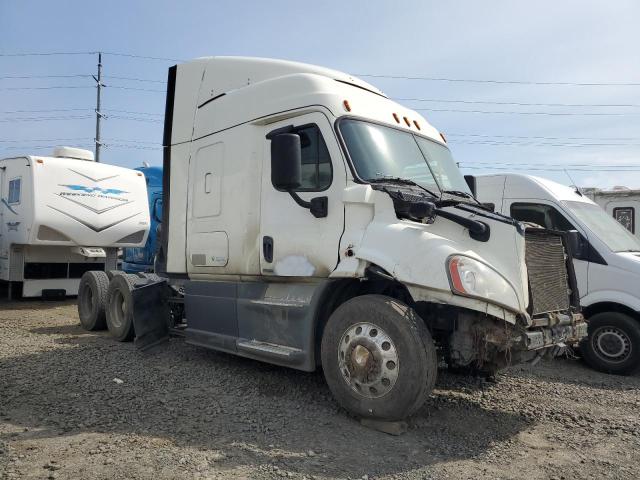 FREIGHTLINER CASCADIA 1 2018 white  diesel 3AKJGHDV5JSKA5598 photo #1