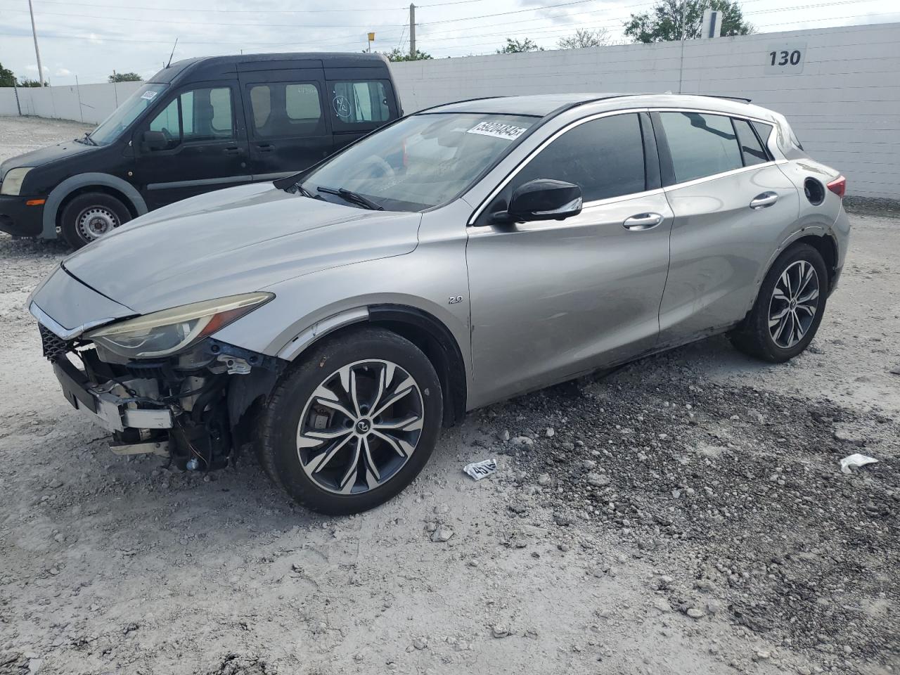 INFINITI QX30 BASE
