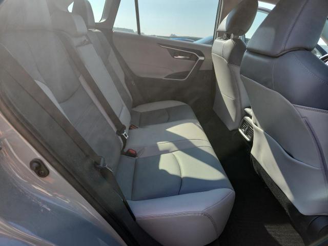 2019 TOYOTA RAV4 XLE P - JTMA1RFV1KD025171