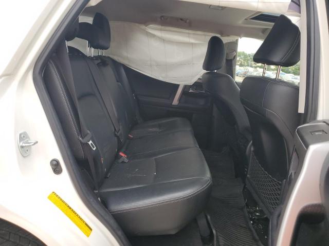 2019 TOYOTA 4RUNNER SR JTEBU5JR5K5690210