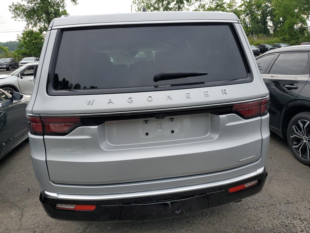 JEEP WAGONEER SERIES II