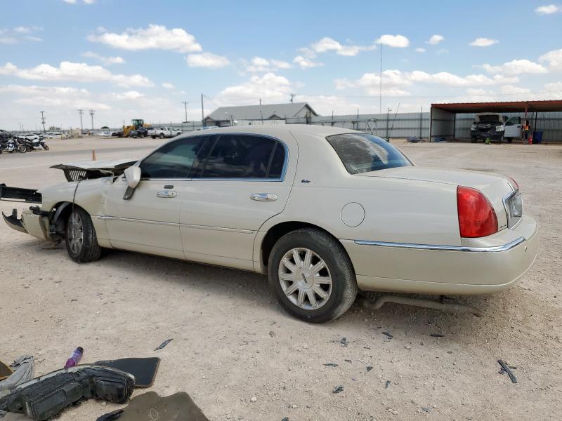 LINCOLN TOWN CAR C 2003 tan  gas 1LNHM83W23Y610411 photo #3