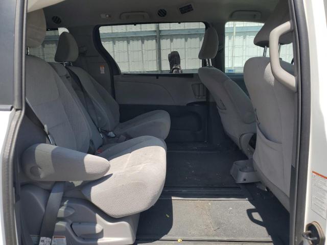 2019 TOYOTA SIENNA LE - 5TDKZ3DC1KS018060