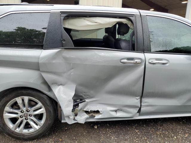 2022 TOYOTA SIENNA XLE 5TDASKFC6NS057884