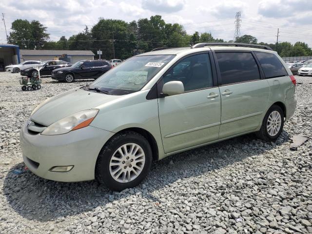 TOYOTA SIENNA XLE