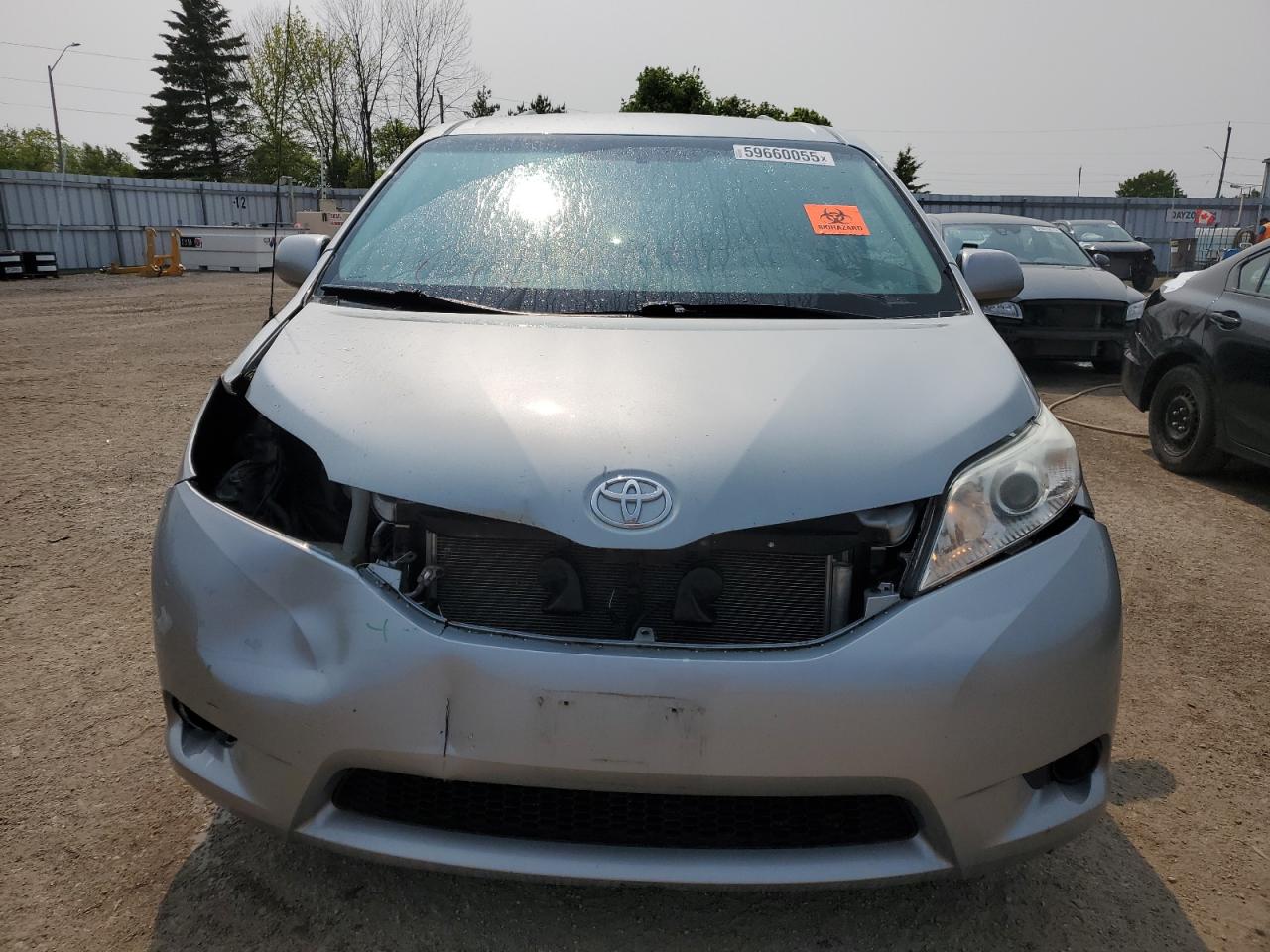 Toyota Sienna 2014