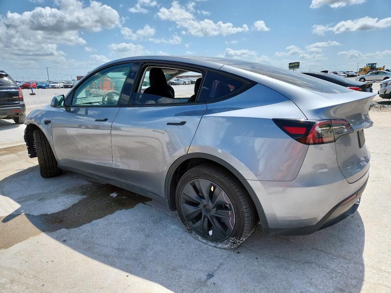 2024 TESLA MODEL Y 7SAYGDED2RA326365