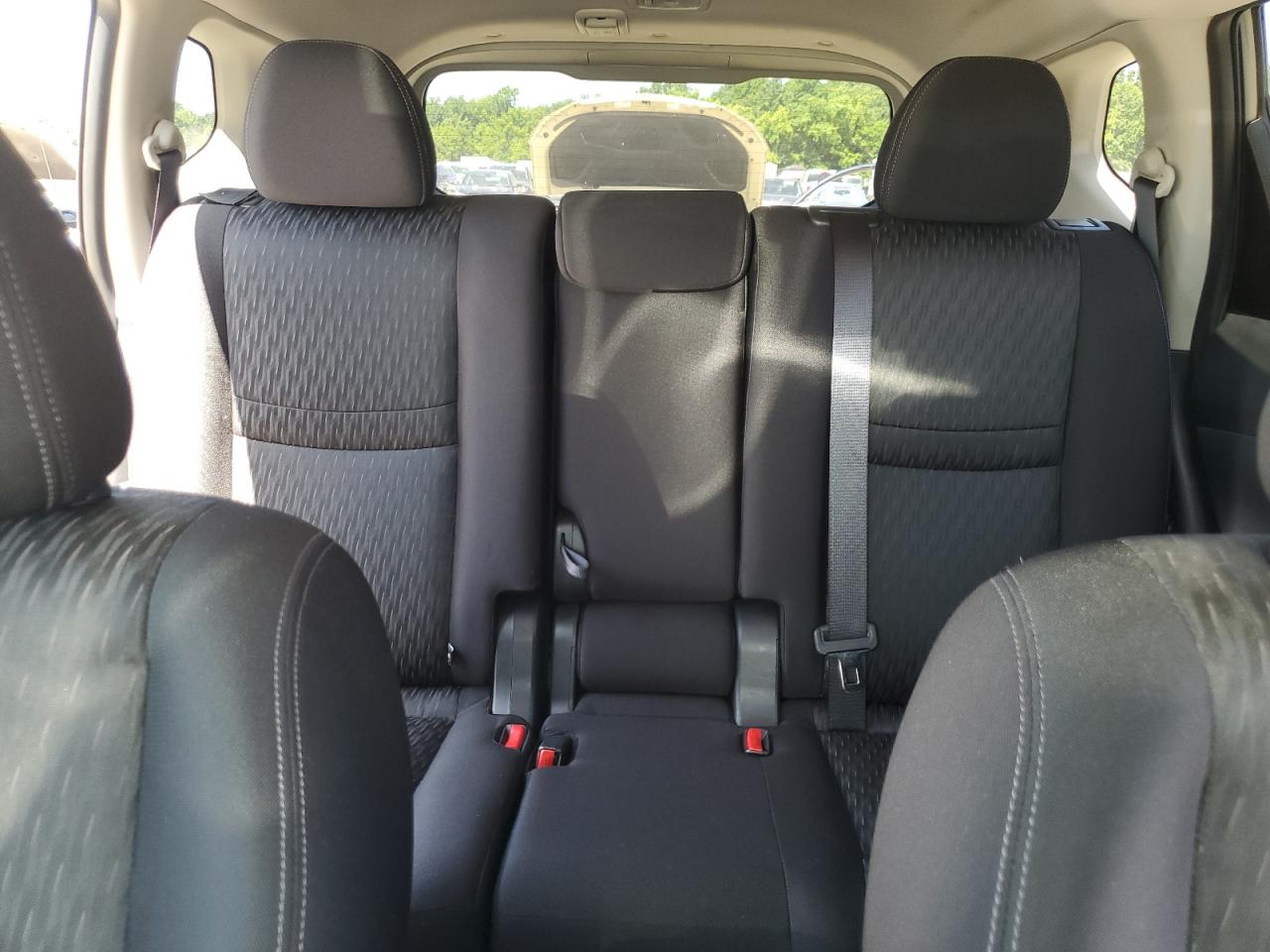 Nissan Rogue s 2018