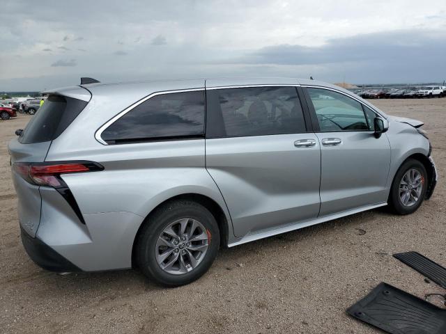 2022 TOYOTA SIENNA XLE 5TDYRKEC6NS132529