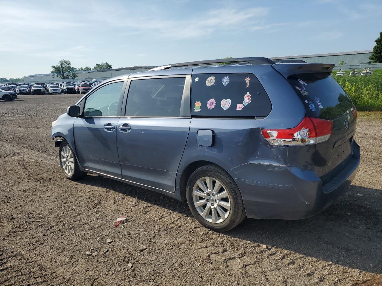 Lot #3262026496 2014 TOYOTA SIENNA LE