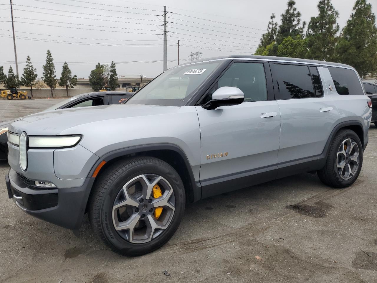 RIVIAN R1S ADVENTURE
