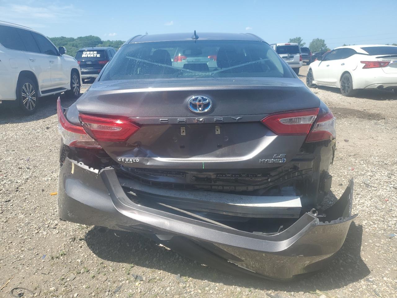 Toyota Camry le 2020