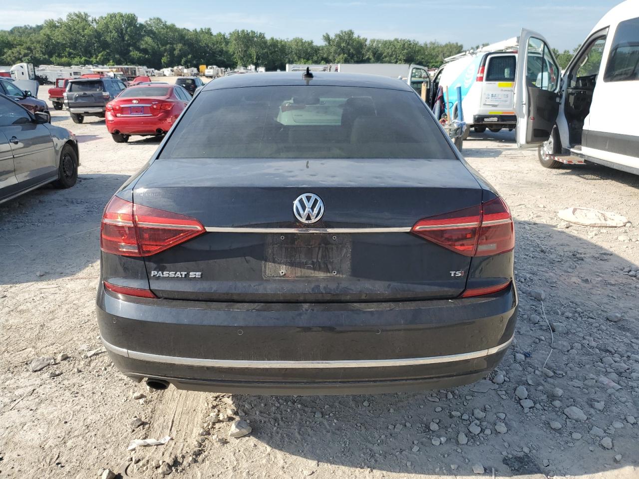 VOLKSWAGEN PASSAT SE