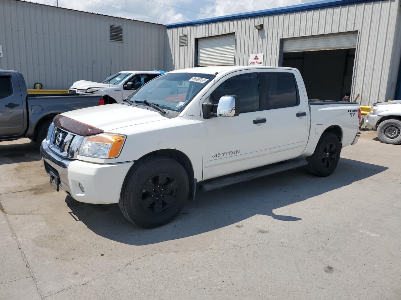 NISSAN TITAN S