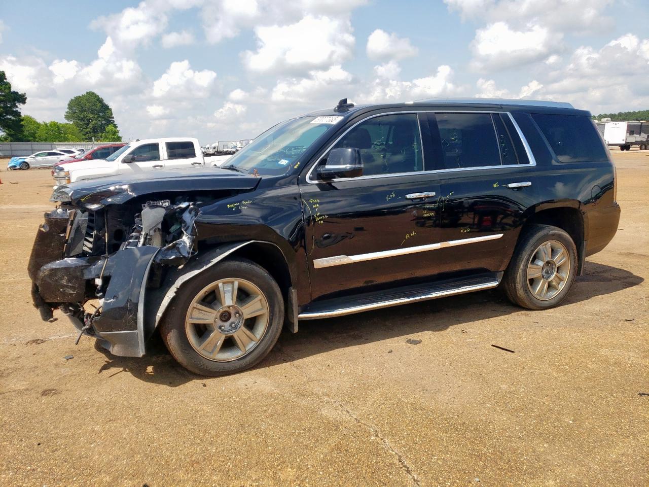 CADILLAC ESCALADE LUXURY