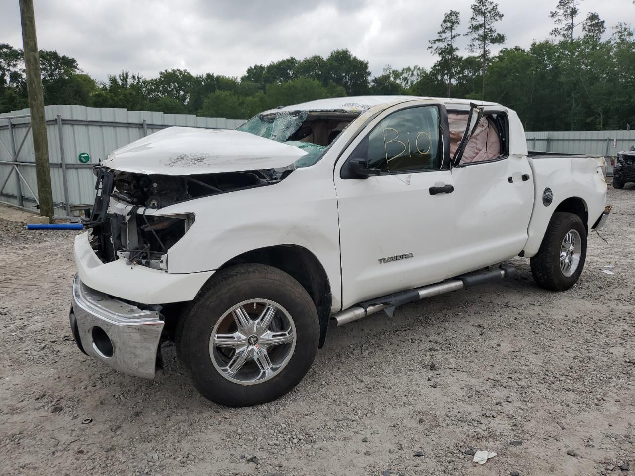 TOYOTA TUNDRA CREWMAX SR5
