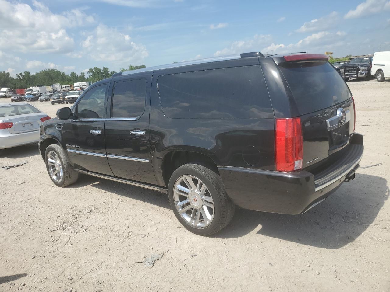 CADILLAC ESCALADE ESV PLATINUM