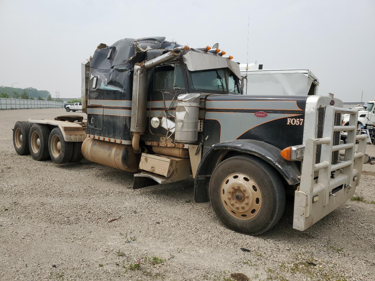 Lot #3276640571 2004 PETERBILT 379