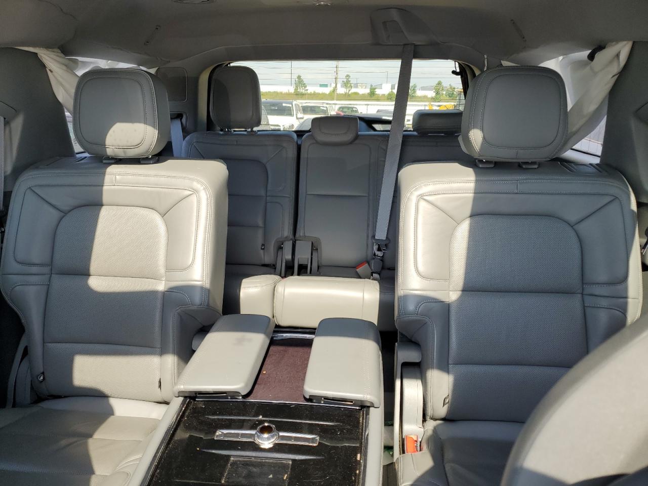 LINCOLN NAVIGATOR RESERVE