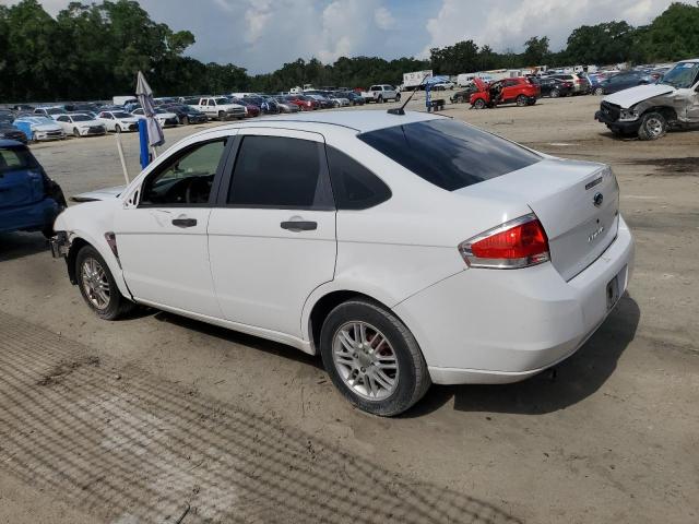 FORD FOCUS SE 2008 white  gas 1FAHP35N18W272057 photo #3