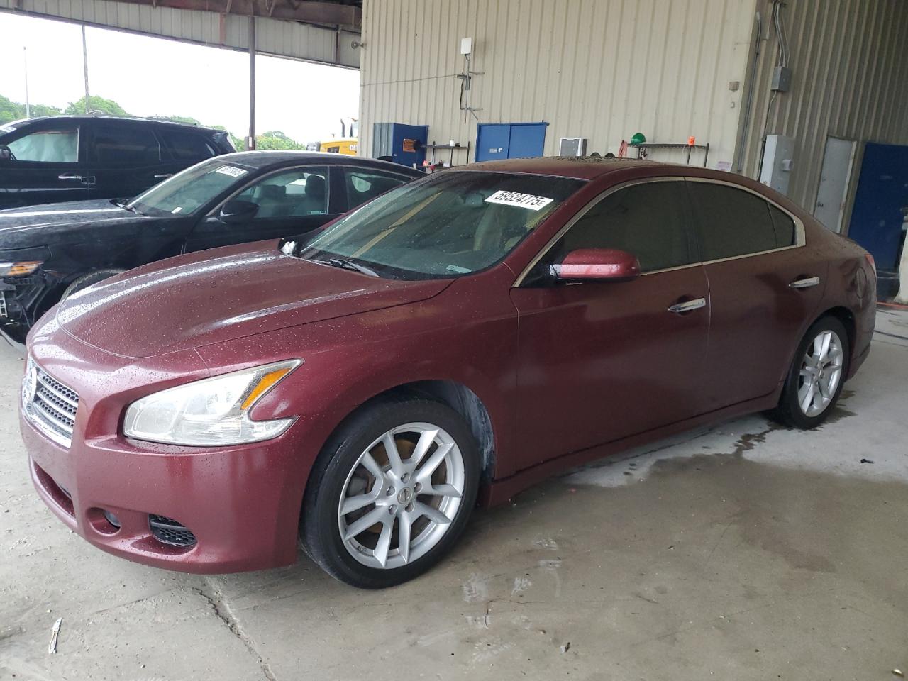 NISSAN MAXIMA S