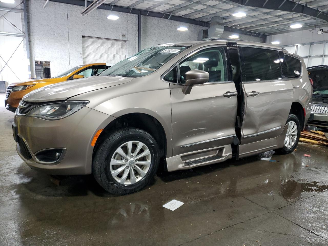 CHRYSLER PACIFICA TOURING L