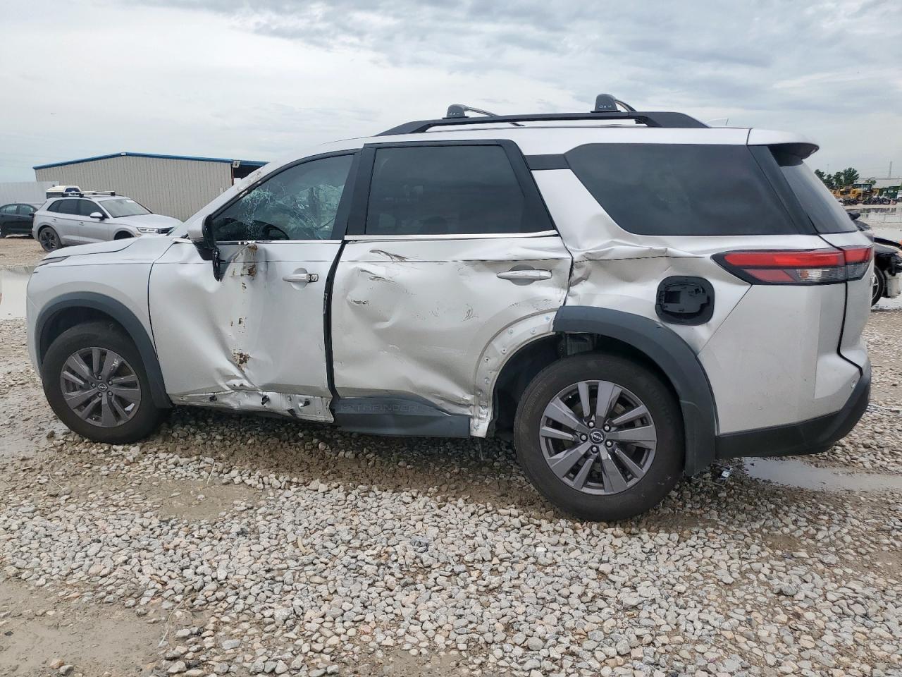 NISSAN PATHFINDER SV