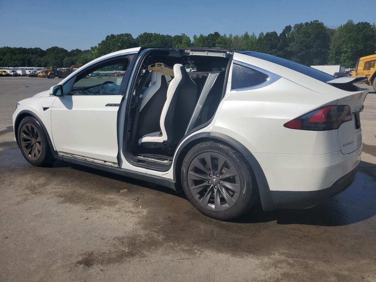 TESLA MODEL X