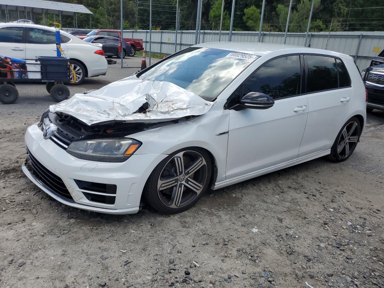VOLKSWAGEN GOLF R