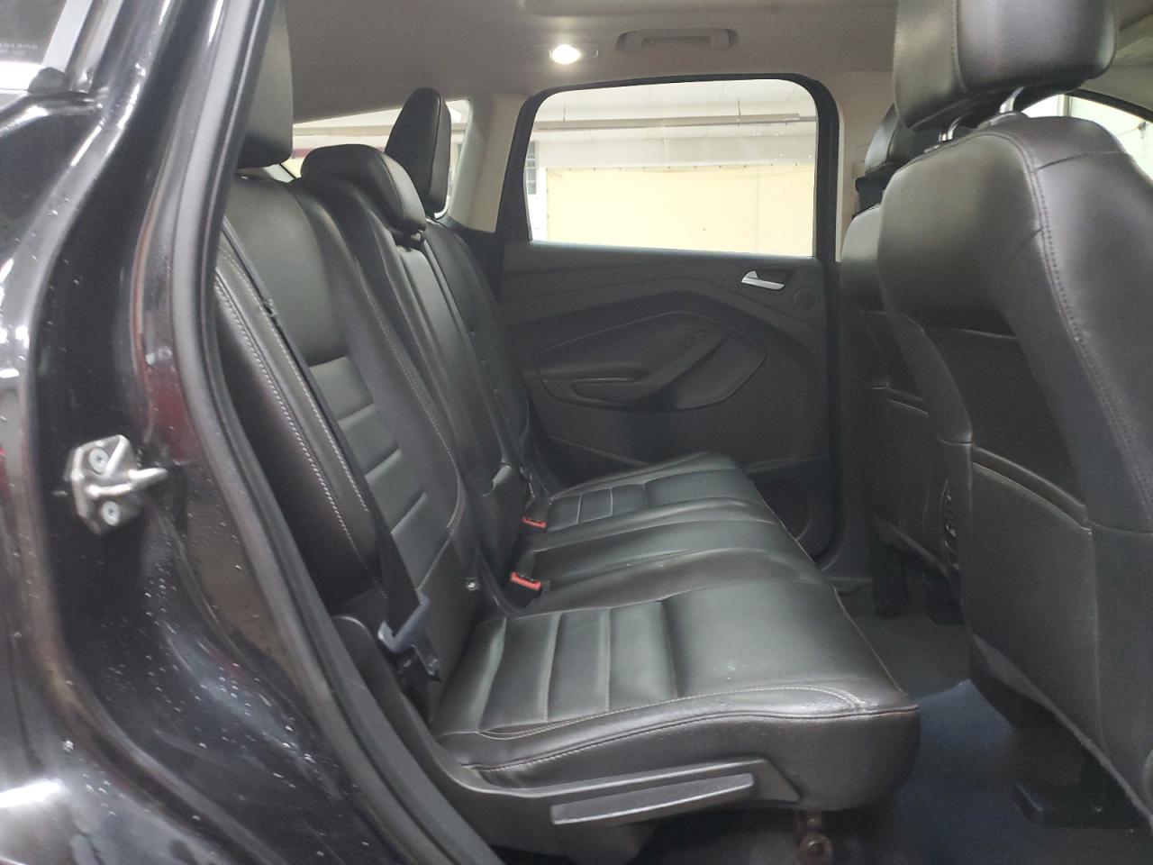 FORD ESCAPE TITANIUM