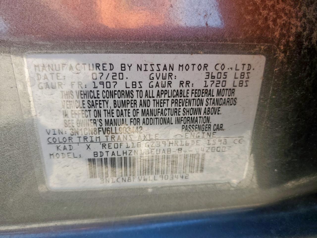 Nissan Versa sr 2020