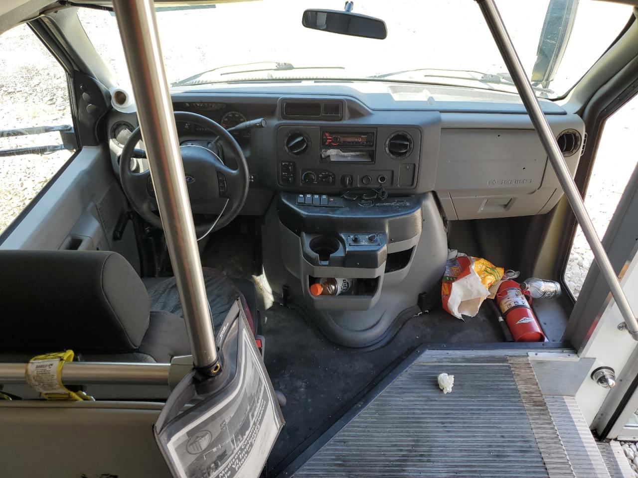 FORD ECONOLINE E450 SUPER DUTY CUTAWAY VAN