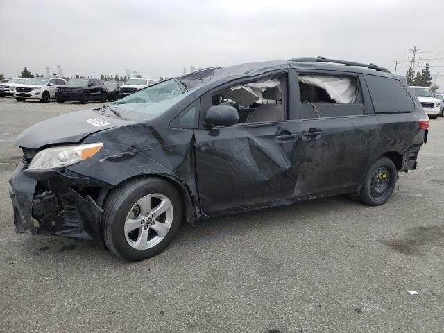 TOYOTA SIENNA LE