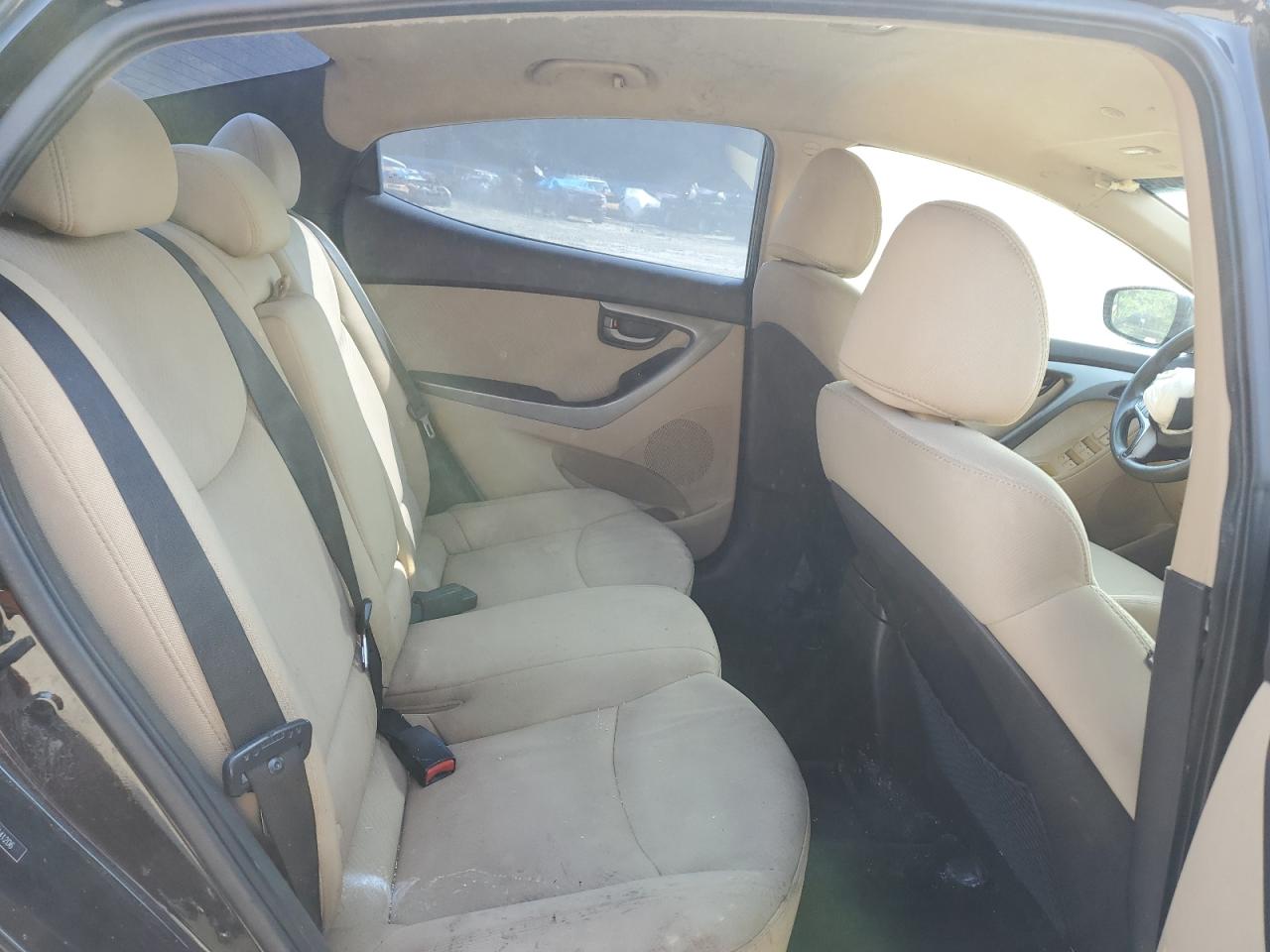 Hyundai Elantra gl 2012