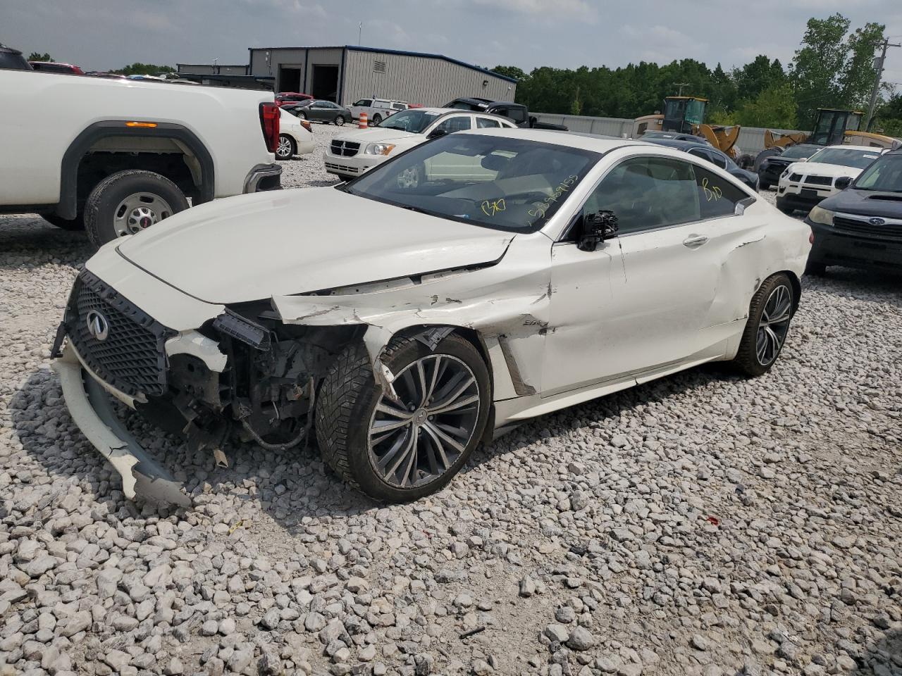 INFINITI Q60 LUXE 300