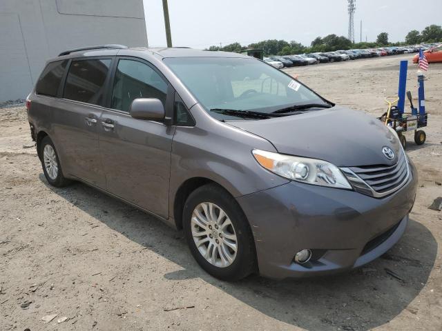 2017 TOYOTA SIENNA XLE 5TDYZ3DC0HS786311