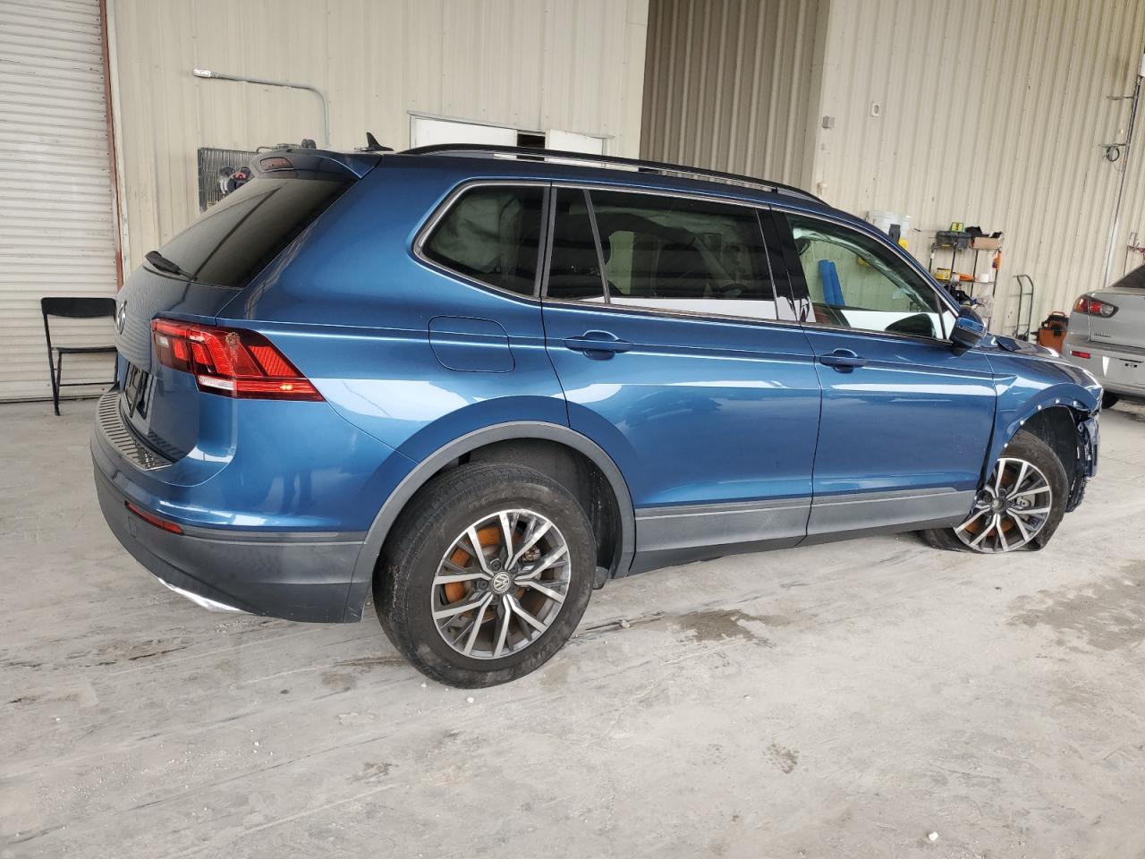 VOLKSWAGEN TIGUAN SE