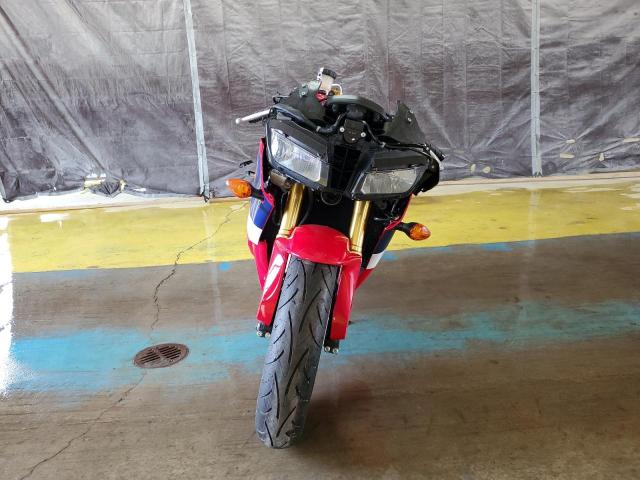 HONDA CBR600 RR 2024 red  gas JH2PC40J9RK100421 photo #3
