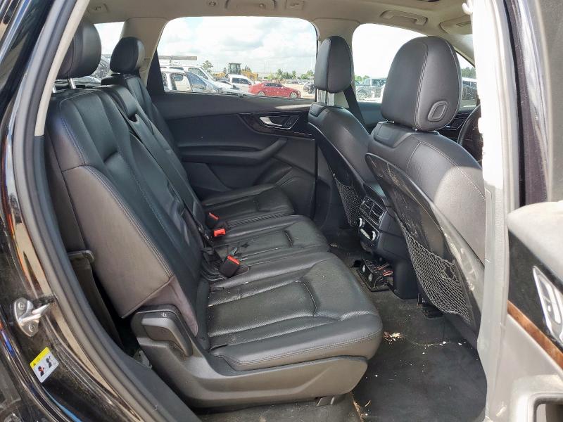 2017 AUDI Q7 PREMIUM WA1LAAF77HD028851