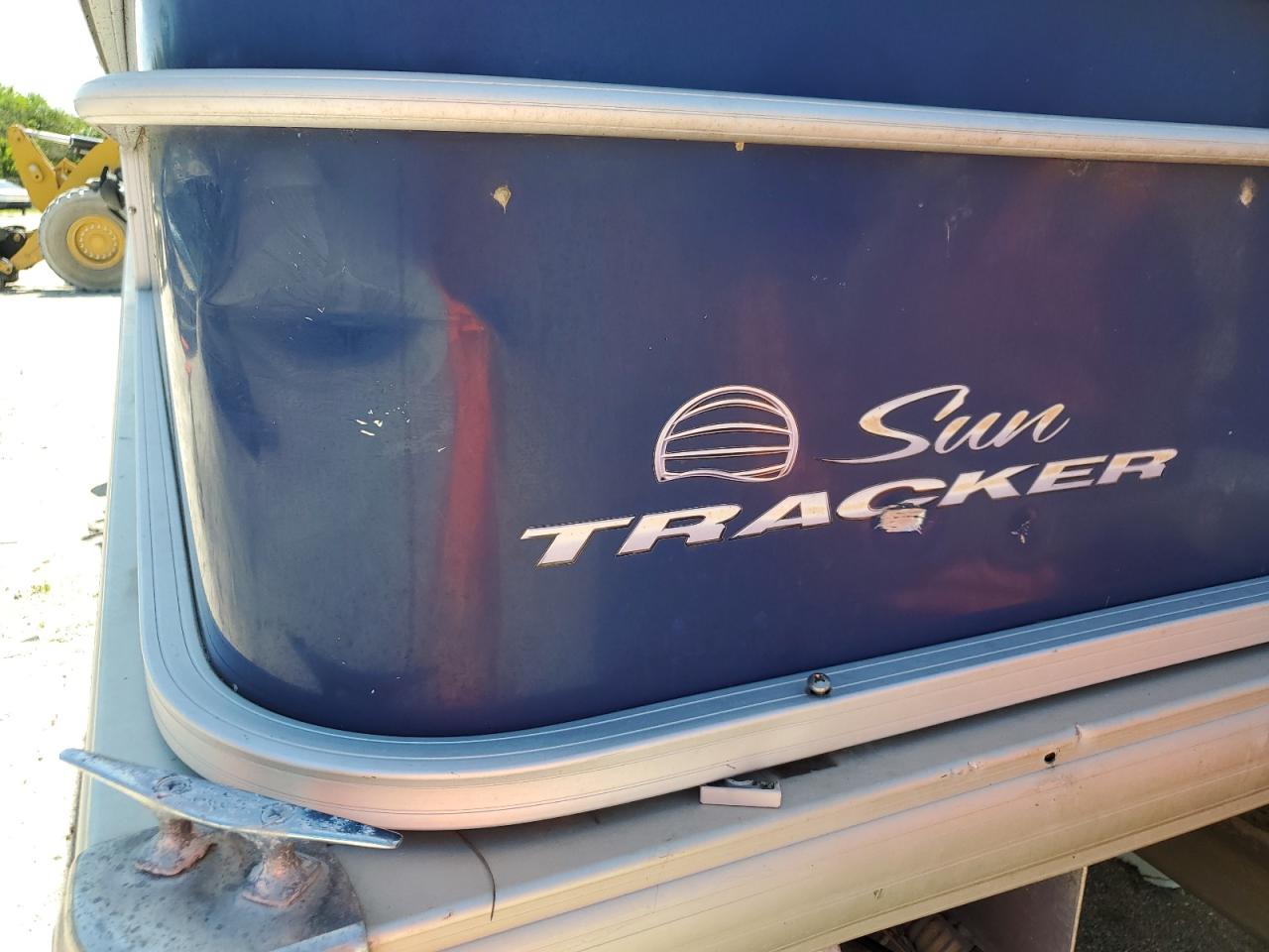 Lot #3261222971 2017 SUN TRACKER BOAT