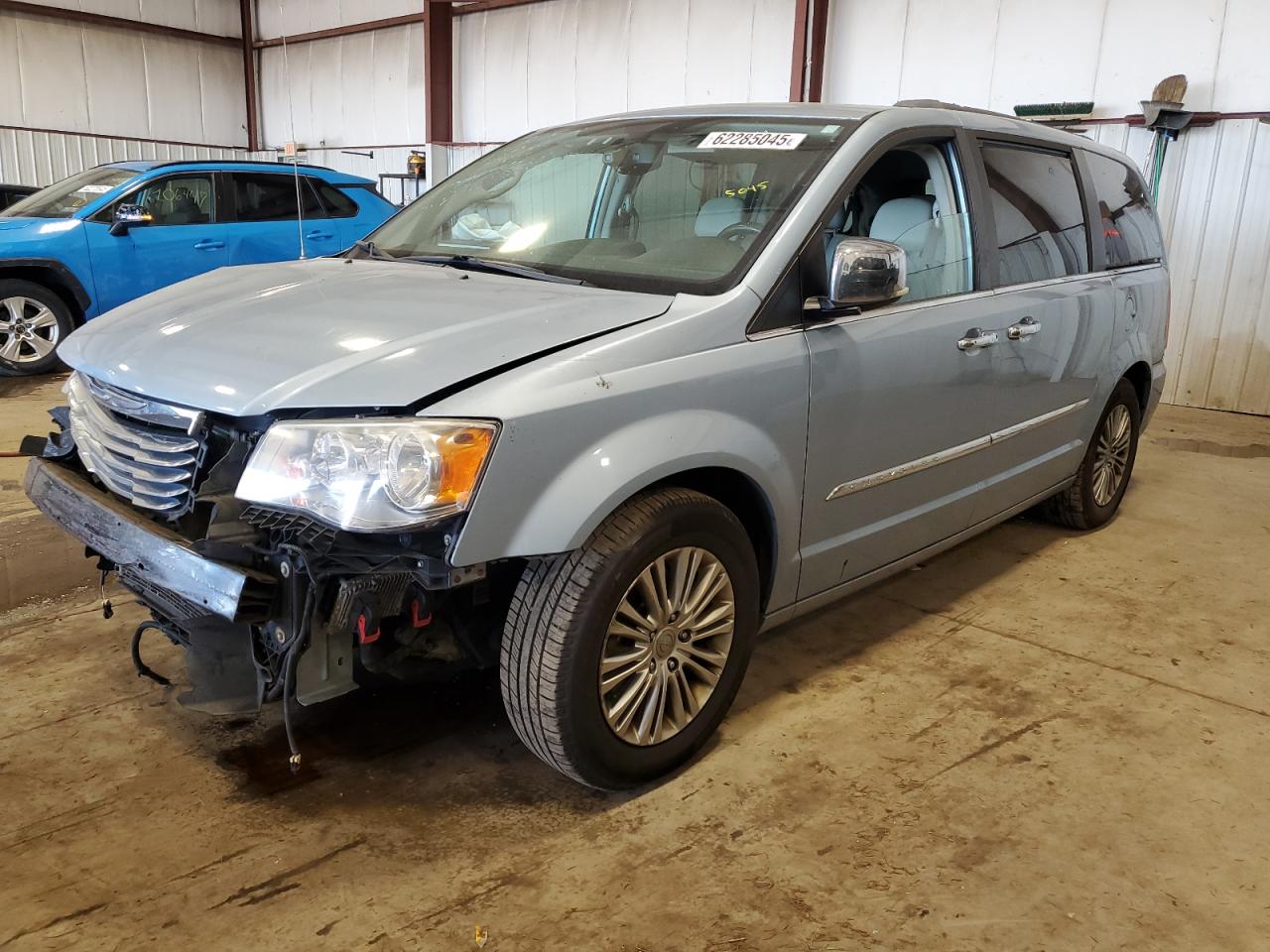 CHRYSLER TOWN & COUNTRY TOURING L