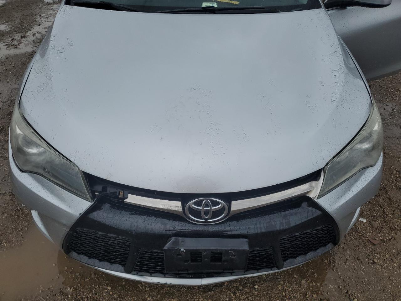 Toyota Camry le 2017