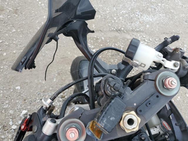 2005 SUZUKI GSX-R1000 JS1GT76A352105054
