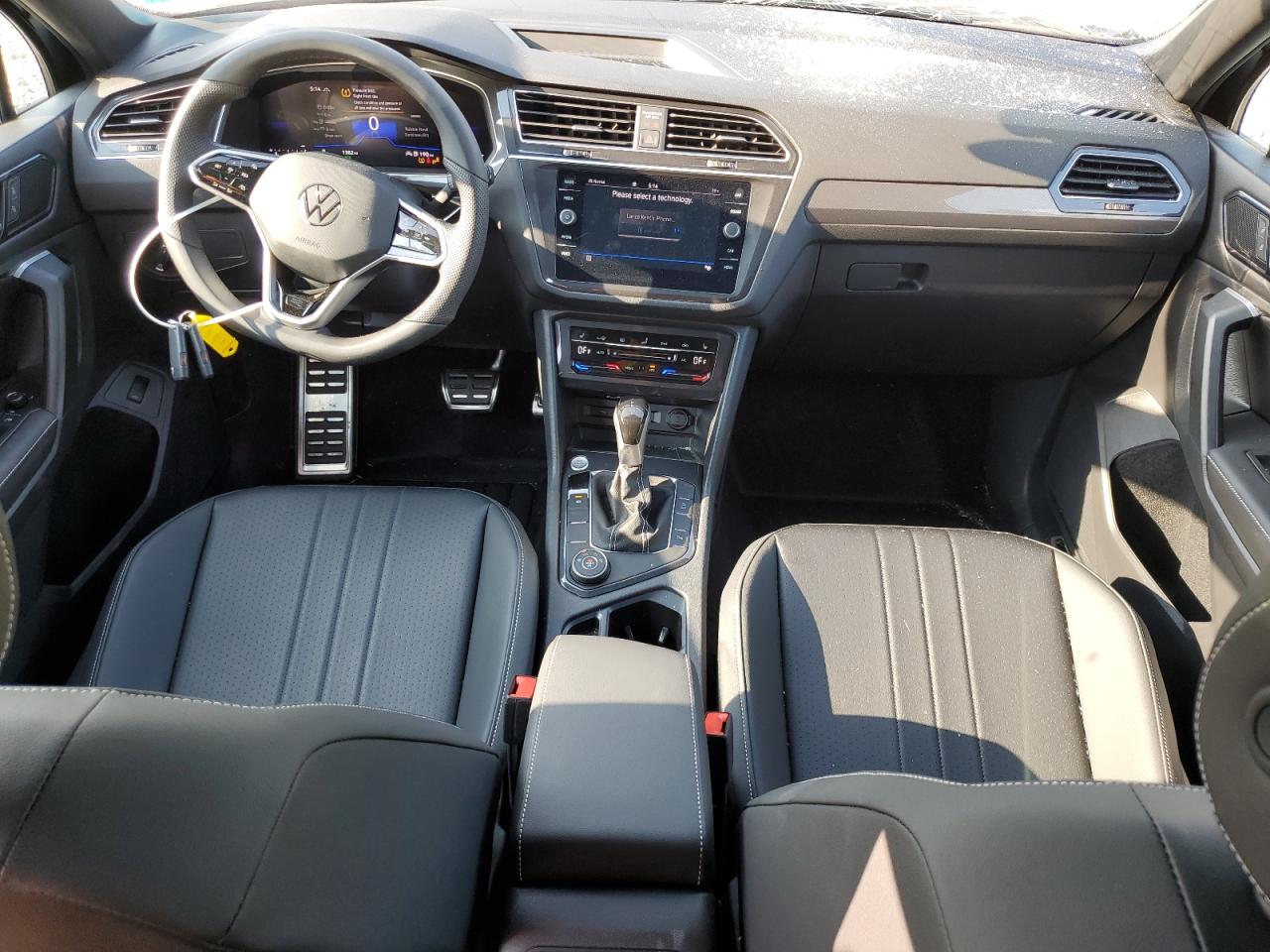 VOLKSWAGEN TIGUAN SE R-LINE BLACK