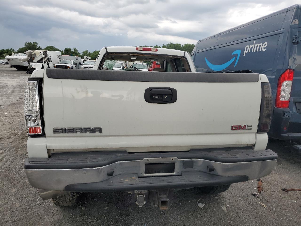 Lot #3305405306 2005 GMC SIERRA K25